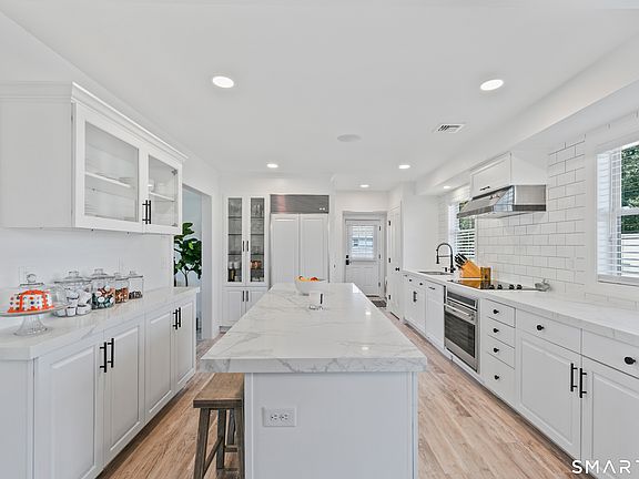 3rd image of 44 Williams Avenue