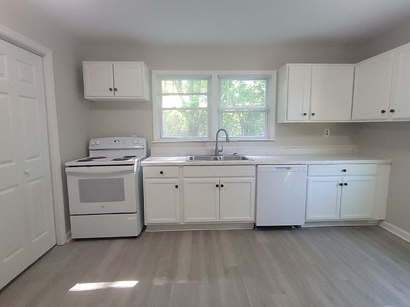 3rd image of 3901 Newson Rd SW