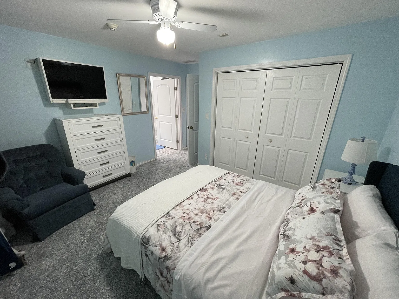 4 bed, 5.0 bath, 3000 sqft, $1,139 — Photo 2