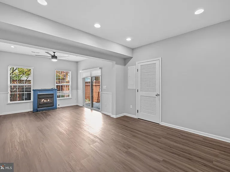 5011 Waple Ln — Photo 7