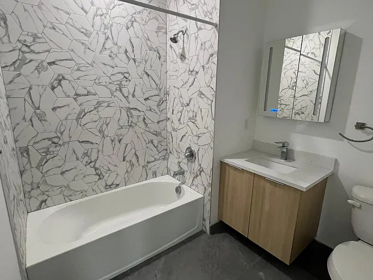 18 Freeway Dr E #502 — Photo 16