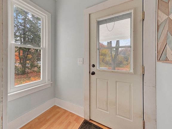3rd image of 802 E California Ave
