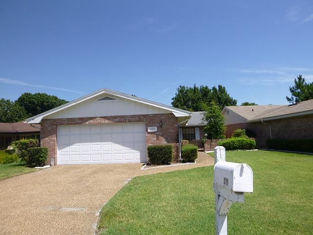 1st image of 379 Troon Ct