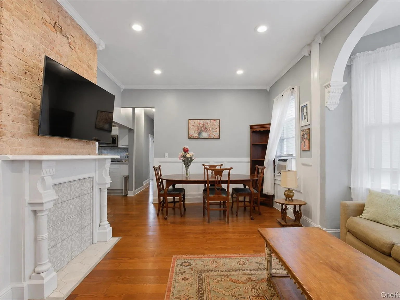 2 bed, 1.5 bath, 904 sqft, $3,000 — Photo 3