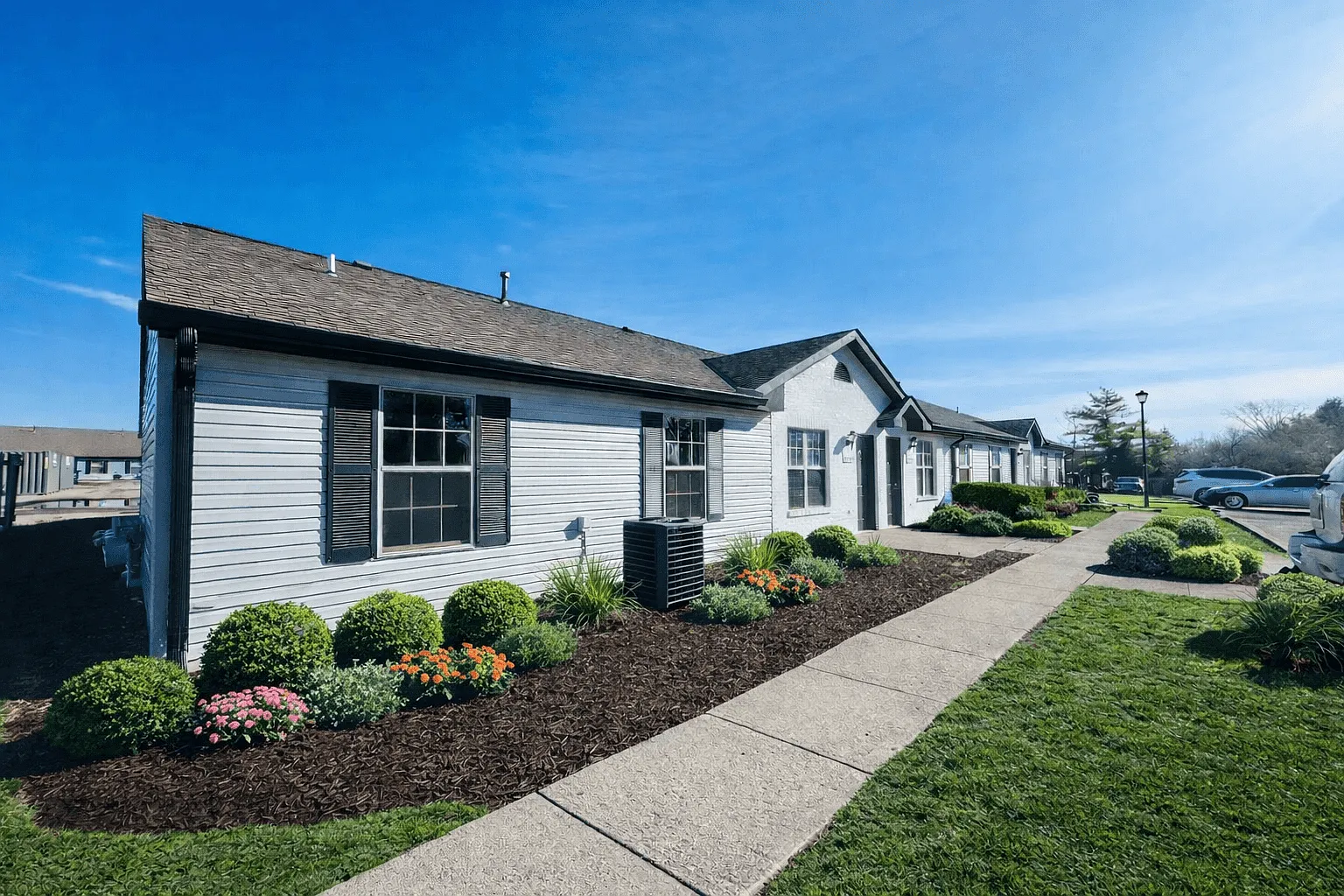 Parkmead Apartments — Photo 1