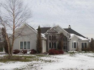 6210 Overlook Ct, Greendale, WI 53129