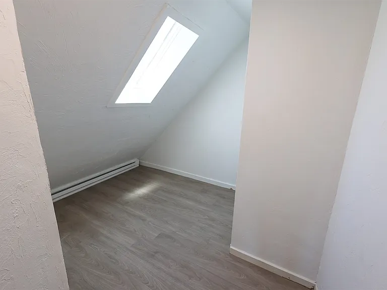 8 Colonial Ave #3 — Photo 9