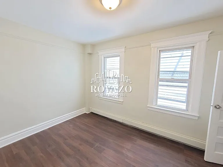 525 21st St #2 — Photo 6