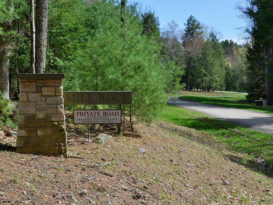 2nd image of 65 Mill Rock Rd