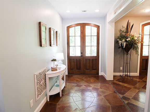 4th image of 2271 Wildwood Dr