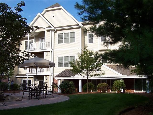2nd image of 160 Daniel Webster Hwy #127