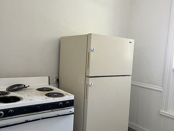 3rd image of 602 Lafayette St #1