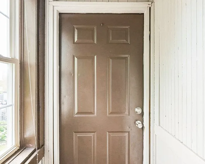 511 W Schirmer St — Photo 37