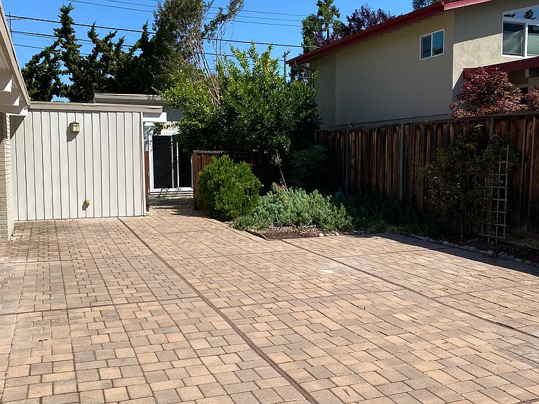 757 Seminole Way — Photo 16