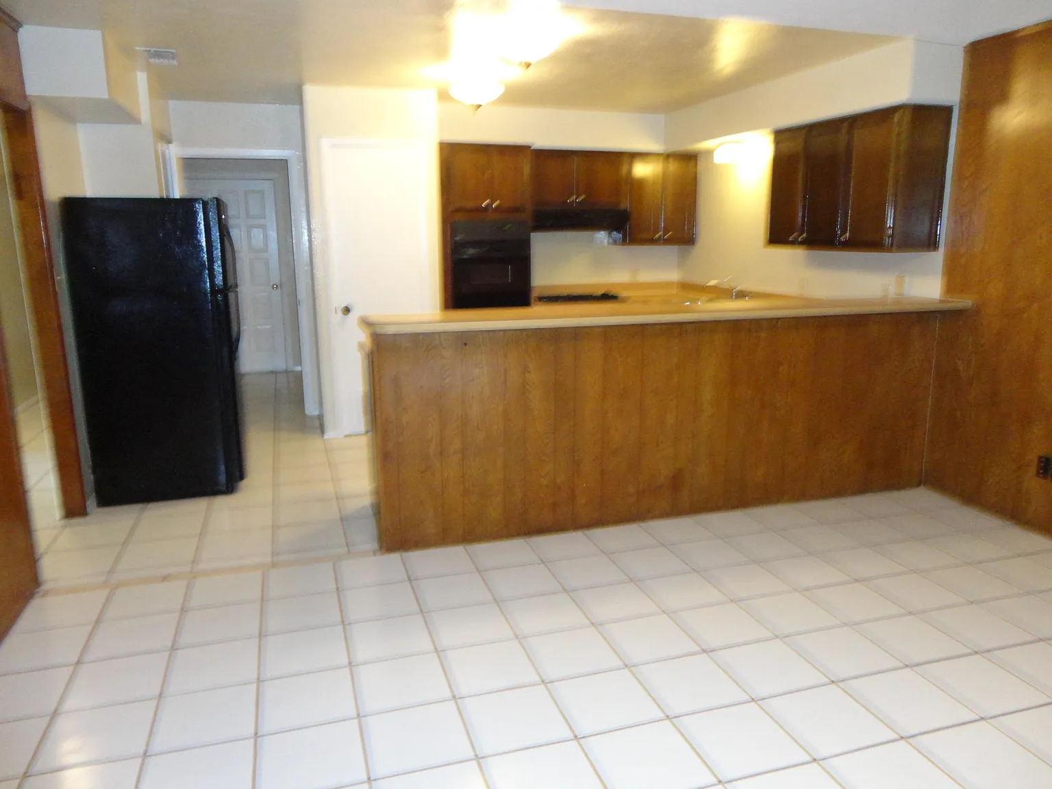 3 bed, 1600 sqft, $2,100 — Photo 3