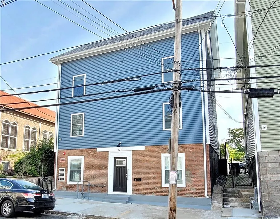2 bed, 1.0 bath, 800 sqft, $1,895 — Photo 1