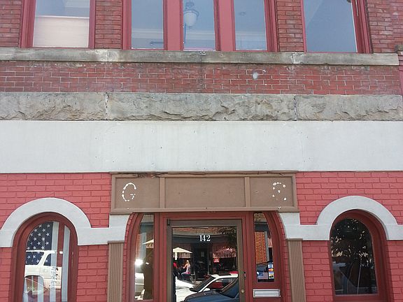 3rd image of 142 W Main St