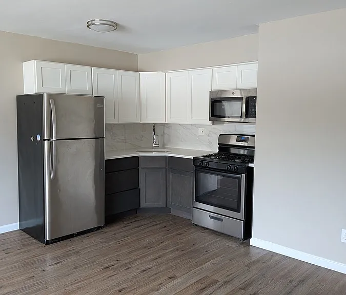 204-214 Cleveland St — Photo 1