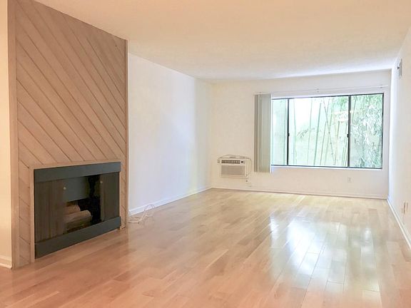 2nd image of 7777 Hollywood Blvd APT 103