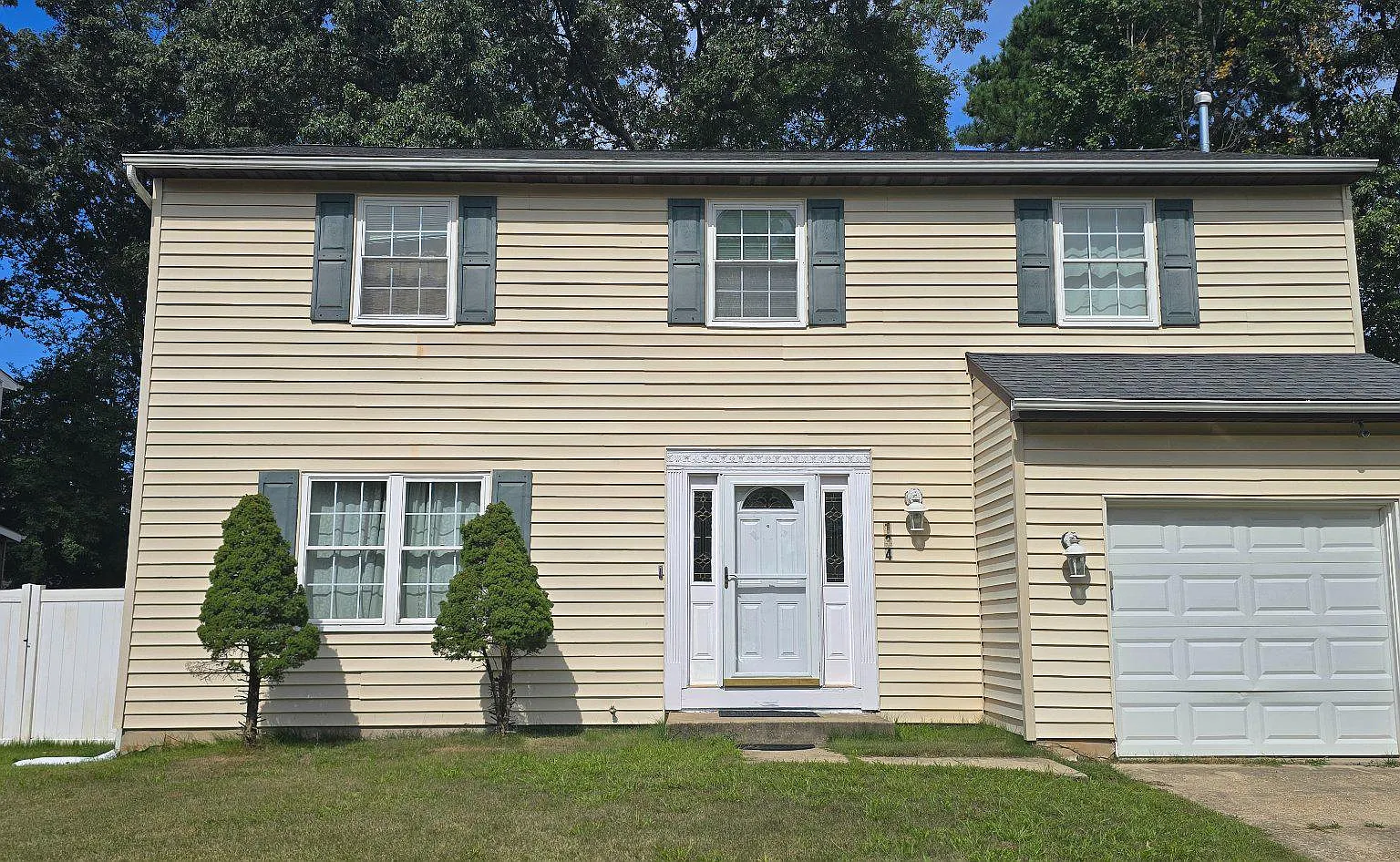 1 bed, 1.0 bath, 2782 sqft, $1,400 — Photo 1
