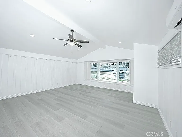 2149 Victoria Dr — Photo 21