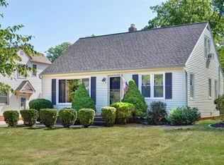 519 Parkside Dr, Bay Village, OH