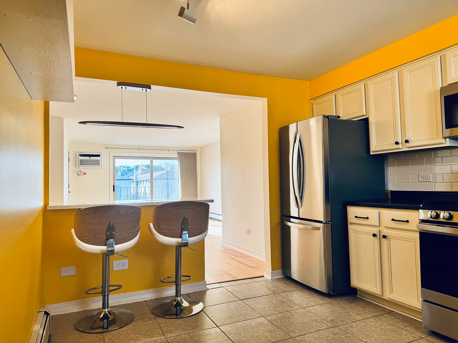 8701 W Foster Ave — Photo 2