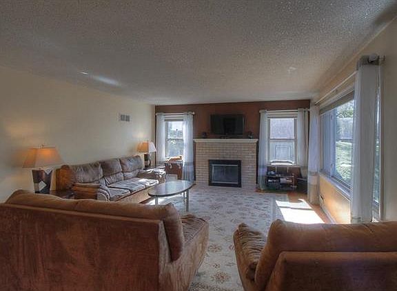 4th image of 2021 N 44th St