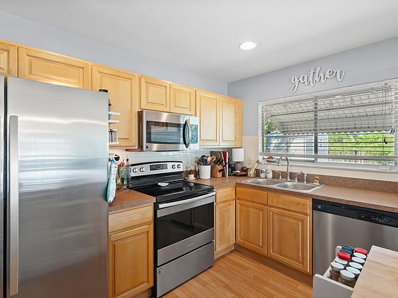 3rd image of 1457 SE Buckingham Terrace