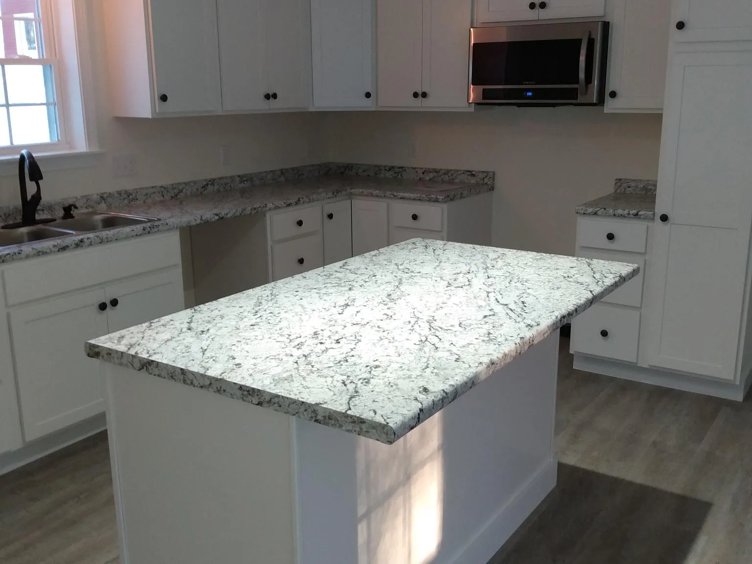 2 bed, 800 sqft, $1,850 — Photo 2