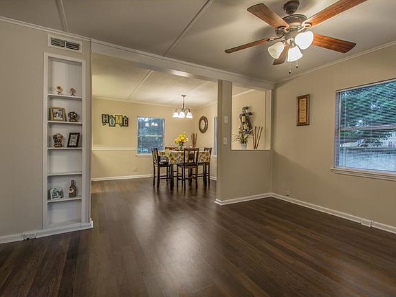 3rd image of 1120 Timberlane Trl