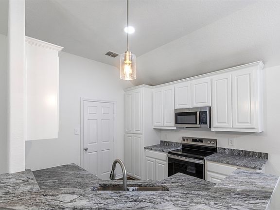5th image of 509 Mansfield Cardinal Rd