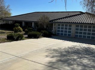 19345 Oneida Rd, Apple Valley, CA 92307