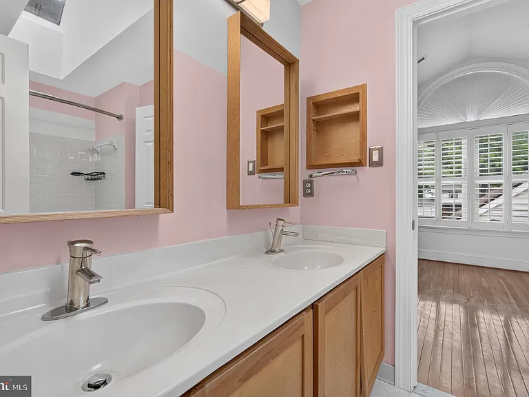 5402 Ashcomb Ct — Photo 31