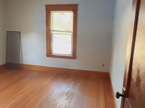2nd image of 279 Clarendon St