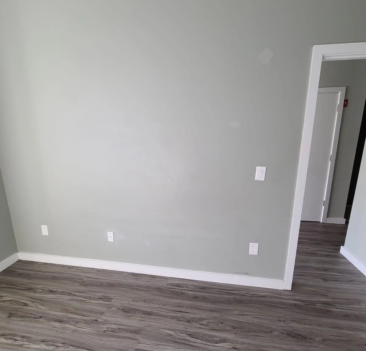 98 Clinton Ave — Photo 3