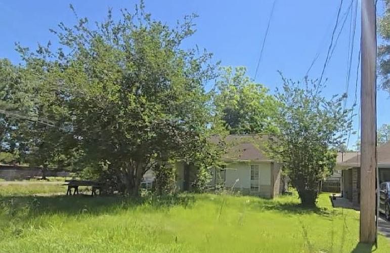 1st image of 3740 White Haven Rd