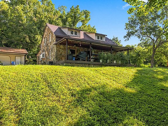 2nd image of 799 Gossett Rd