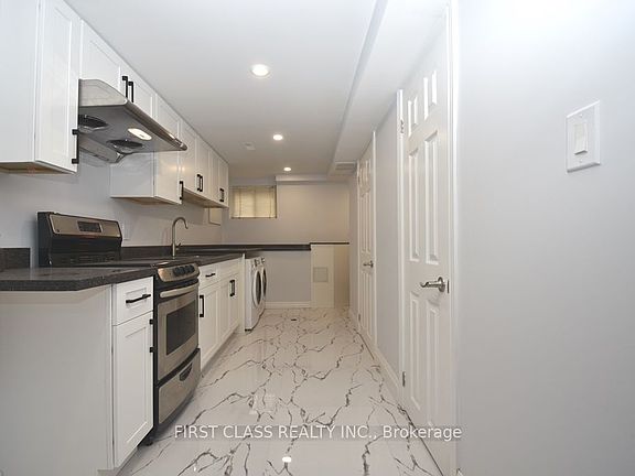 4th image of 133 Coxwell Ave E #Basement