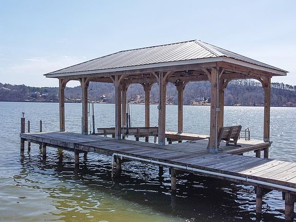 2nd image of 179 Lakeridge Dr