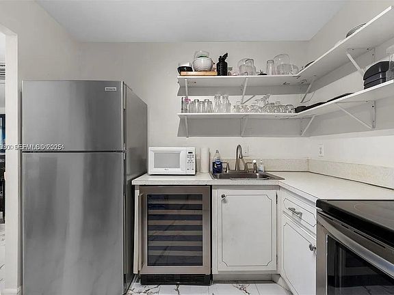 3rd image of 4043 NW 16th Street #201