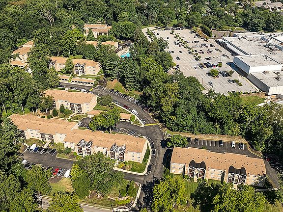 Aerial of Radnor Crossing Apartment Community
