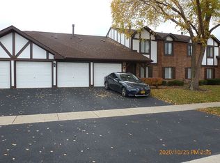 630 Cumberland Trl #A1, Roselle, IL 60172