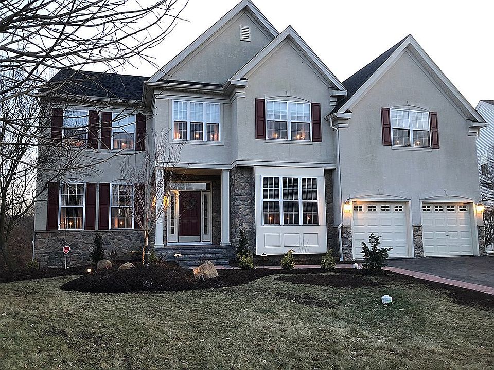 2nd image of 1012 Barclay Rd