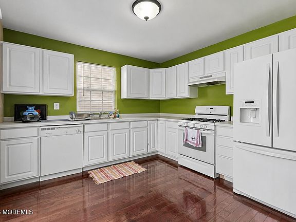 4th image of 228-2 N 5th Avenue #2