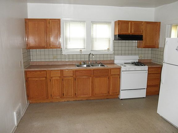 4th image of 808 S 14th Ave