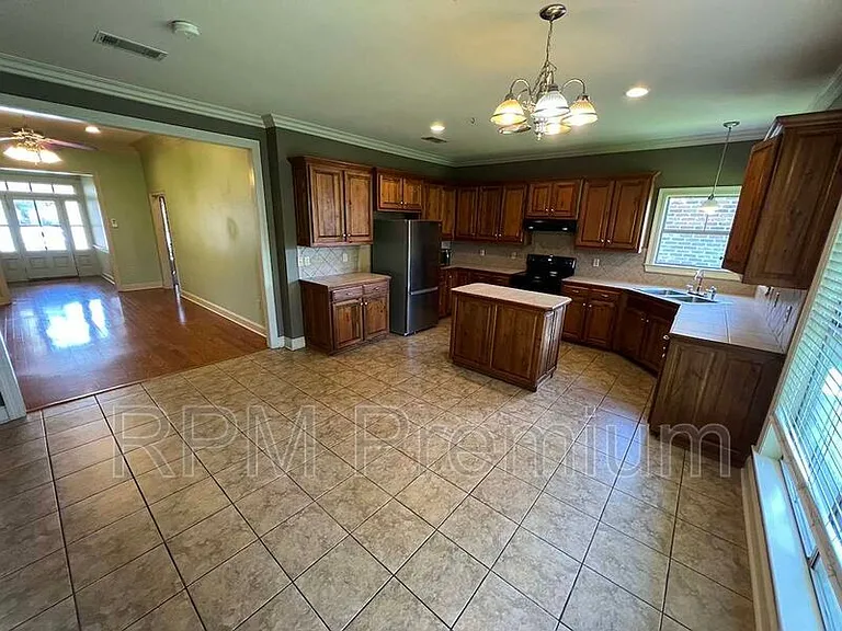 3995 Water Oak Dr — Photo 6