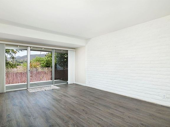 4th image of 1637 La Flora Dr