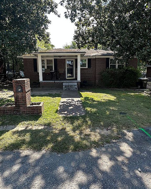 2nd image of 104 Earl Ct