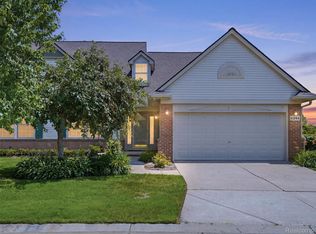 6394 Heron Park Way, Clarkston, MI 48346